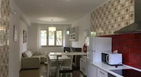Casa con Jardín con 2 alojamientos, con jardines no compartidos y aparcamiento privado - Image 3