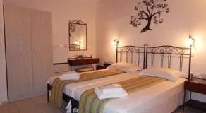 Classic seaside apartment in Tinos - Image 2