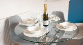 Modern 3B Home, ideal For Families and Contrators! - Image 3