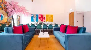 Innvigour Bespoke House with Free Parking for 3 Cars - Image 4