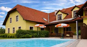 Marillenhotel - Wachauer Marille & Wein - Image 2