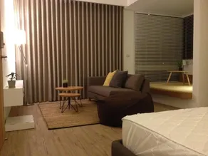 Missy House - Image 2
