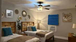 Twin Palms Motel - Image 2
