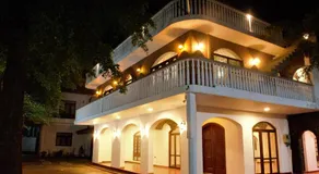 Murphy's Transit Villa Airport Pick & Drop Katunayake - Image 2