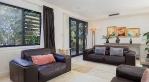 Palazzo Paradiso - Mediterranean-inspired Elegance - Image 4
