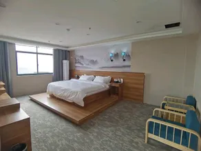 White Wax Love Smart Hotel - Image 2