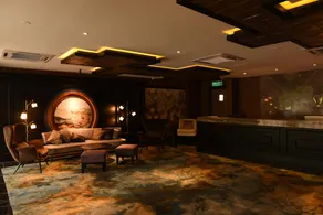 Vangohh Eminent Hotel & Spa - Image 2