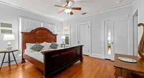 Mistletoe Heights Bungalow - Image 2