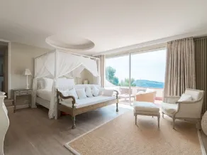 STUNNING MANSION IN CAMP DE MAR - Image 5