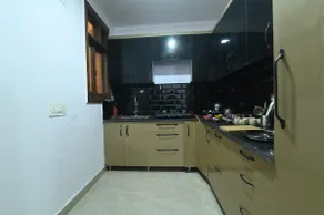 Luxurious 3 BHK in Chattarpur, New Delhi - Image 3