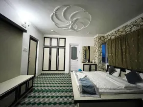 Shajar Villa - 8 BHK Vacation Homestay, Srinagar - Image 2