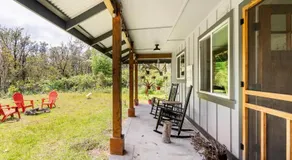 Cozy Volcanic Rainforest House - Image 5