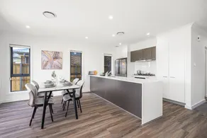Leppington 5Br house near Woolworths/ Tran station - Image 3