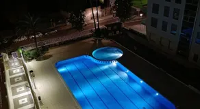 Sea, Pool and PortAventura - Image 5
