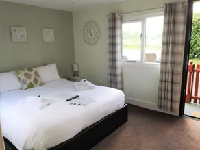 Chalet Cottages - Image 5