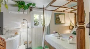 La Casa Fra gli Ulivi luxury apartments with pool near Cinque Terre and Tuscany - Image 2