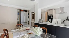 3 The Coates - Image 2