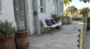 Stellies Accommodation - Room 1 - Image 4