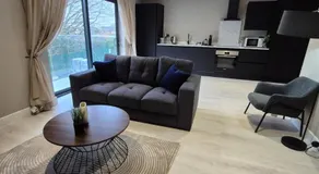 #24 Lux 2x Apartments- Sleeps 8 - Near StarCity - Perfect for Contractors and Families - Free Parking - Image 3