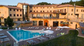Falcon Hotel - Image 5