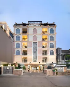 Aspira Hana Executive Suite Thonglor Hotel - Image 2