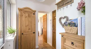 Queen Bower Farm Lodge - un bungalow con capacidad para 4 personas en 3 habitaciones - Image 3
