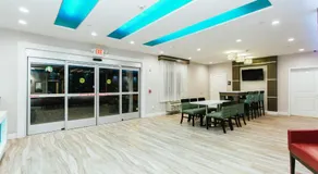 Express Inn - Spring - Image 5