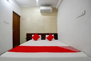 Hotel O Town Palace - Image 5