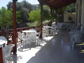 Saint George Hotel - Image 5
