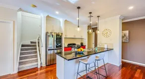 StayAU Pakenham Townhouse with Lakeview - Image 5