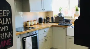 Newly Renovated 5 Star Cosy-Up Romantic Cottage Longleat & Centre Parcs 5 min - Image 4