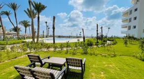 Apparemment s1 vu sur mer et piscine - Image 5