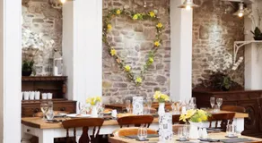 The Kings Arms Hotel - Image 2
