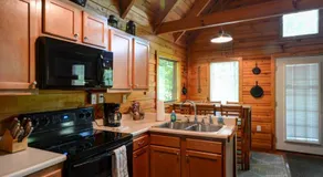Hot Tub & WiFi - Hidden Chalet Red River Gorge KY - Image 4