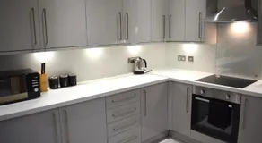 Kelpies Serviced Apartments- Russell - Image 3