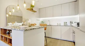 Trendy 3-Bed, 2-Bath - O2 London Escape - Your Ideal Stay - Image 2