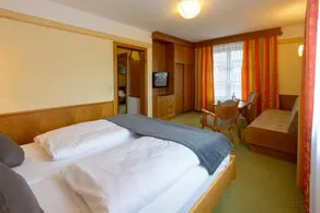 Hotel Kurpark - Image 2