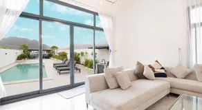 The View Luxury Villa with marina access, free ka yak and private pool - Al Dana Island Fujairah - Image 2