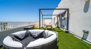 Sannat Penthouse Retreat Hot Tub and Outdoor Lounge - Image 3
