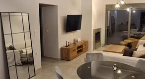 Eleusis Luxury Flat,car park in property - Image 2