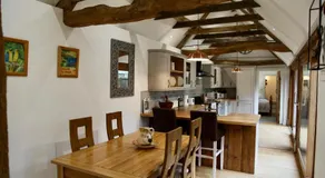 Cotswolds Grade II Listed Barn & underfloor heating - Image 3
