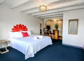 Nirvana Hotel Bed and Breakfast - Image 2