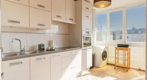 Emplacement idéal, Garage privé, Lumineux - Image 3