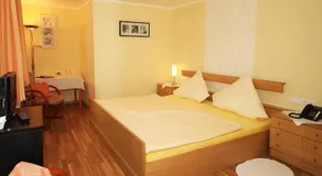 Landhotel Weinrich - Image 2