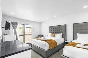 Auckland Airport Motel - Image 2