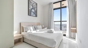 Free housekeeping visits during your stay - StayShort - Comfortable 1 Bed in Jebel Ali Sleeps 2 with Balcony - Image 2