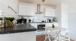 Cozy 1-bedroom home in Greater London - Image 4