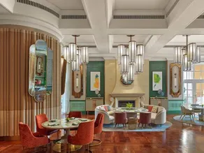 The Grand Suites at Four Seasons - Image 2