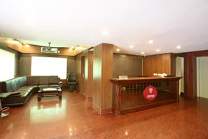 RAILVIEW HOTEL- Nr Platform-1, Railway Station - Image 3