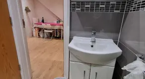 Studio flat, Heathrow, Free parking, Netflix - Image 2